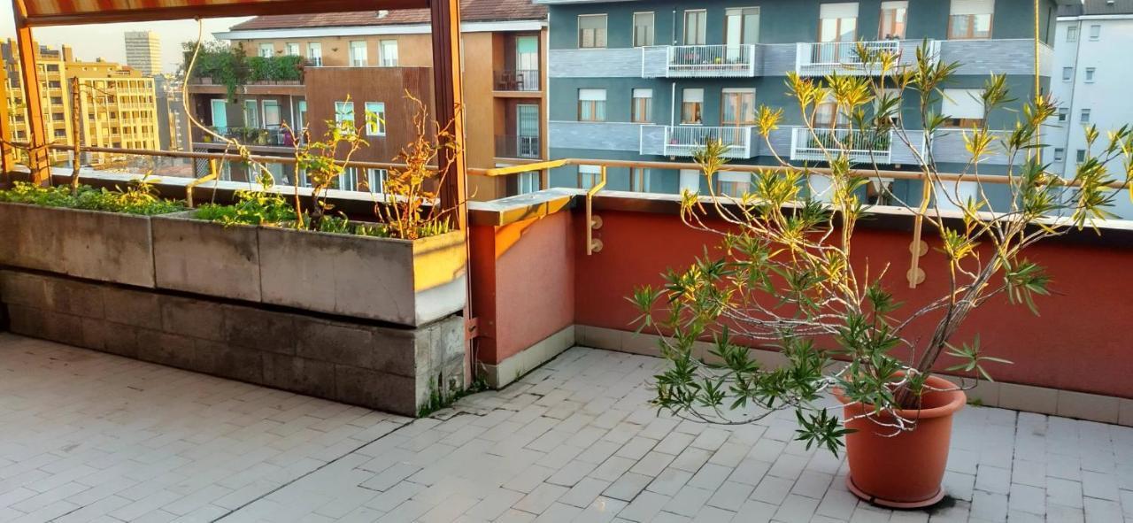 Meraviglioso Super Attico Con Terrazza 밀라노 외부 사진